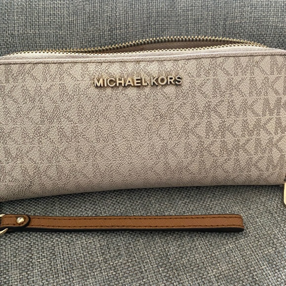 Michael kors logo wallet - Picture 2 of 6